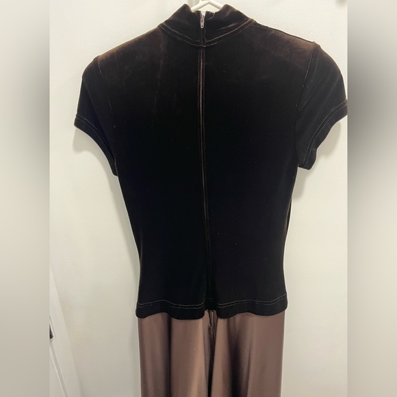 Cache Short Sleeve Elegant Evening Gown - Picture 4 of 5